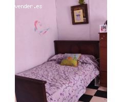 SE VENDE AMPLIA CASA CON BUHARDILLA EN CAZALLA DE LA SIERRA