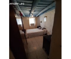 SE VENDE AMPLIA CASA CON BUHARDILLA EN CAZALLA DE LA SIERRA