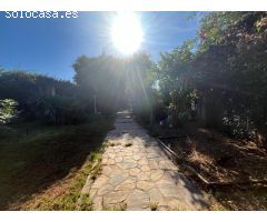 PARCELA DE 2600 METROS CON CHALET