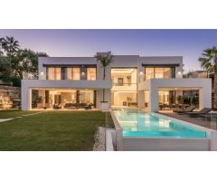 Impresionante villa contemporánea de 5 dormitorios y 5 baños se Vende in Benahavis _ Marbella