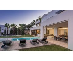 Impresionante villa contemporánea de 5 dormitorios y 5 baños se Vende in Benahavis _ Marbella