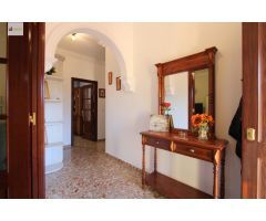 VENDEMOS CASA CON.