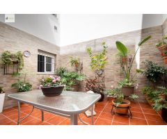 ¡¡ BAJO CON PATIO EN EL CENTRO !!