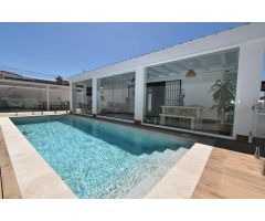 CHALET URBANO 3 DORMITORIOS PISCINA PLANTA BAJA