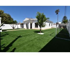 Chalet URBANO de 3 dormitorios y piscina en Las Menuditas