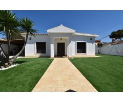 Chalet URBANO de 3 dormitorios y piscina en Las Menuditas