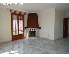 Piso de cuatro dormitorios en el centro de Chiclana.