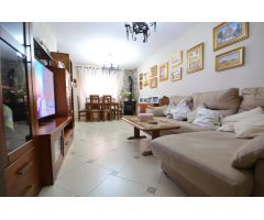 CASA CON 13 AÑOS, EN PERFECTO ESTADO Y CON PATIO