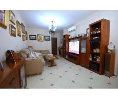 CASA CON 13 AÑOS, EN PERFECTO ESTADO Y CON PATIO