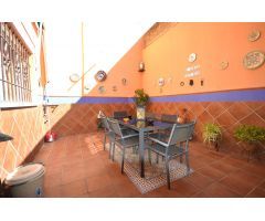 CASA CON 13 AÑOS, EN PERFECTO ESTADO Y CON PATIO