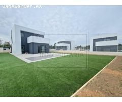 Chalet de obra nueva en ALQUILER en Torre en Conill