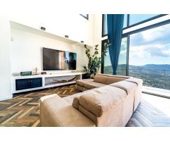 Se vende chalet/torre en Torrelles de Llobregat (Barcelona).