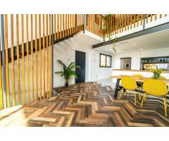 Se vende chalet/torre en Torrelles de Llobregat (Barcelona).