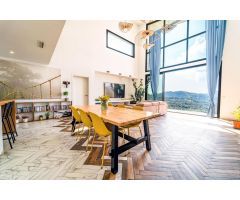 Se vende chalet/torre en Torrelles de Llobregat (Barcelona).