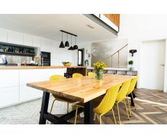 Se vende chalet/torre en Torrelles de Llobregat (Barcelona).
