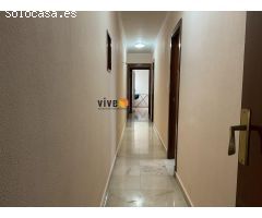 VIVIENDA de 190 m2 útiles al lado de la Plaza de Toros con LOCAL usado como cochera y trastero!!!