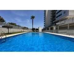 Vivienda de tres dormitorios, dos cuartos de baño y plaza de garaje en las torres de la Casería.