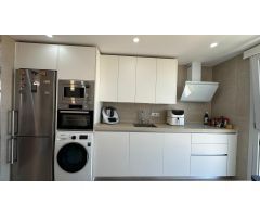 Vivienda de tres dormitorios, dos cuartos de baño y plaza de garaje en las torres de la Casería.