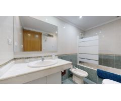 Piso en alquiler en Serrería con terraza y zona comunitaria.