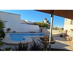 Chalet en los Arenales del Sol