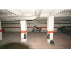 Plaza de garaje para coche pequeño o motos