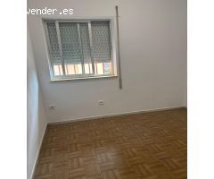 Zona norte San Joaquin vivienda sin muebles con aparcamiento privado en superficie.