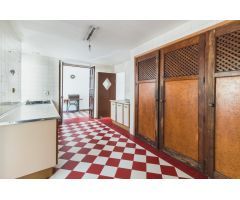 Preciosa casa con jardin y patio en centro jerez casco historico a dos minutos de Alameda Cristina