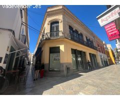 Finca completa en primera linea comercial centro Jerez