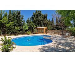 Se alquila chalet con piscina en Eurovillas