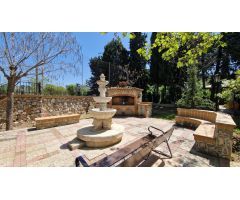 Se alquila chalet con piscina en Eurovillas