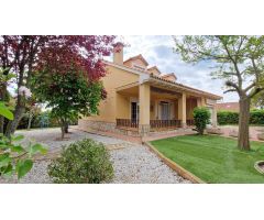 Chalet en alquiler en Eurovillas