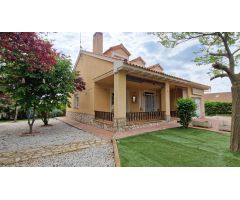 Chalet en alquiler en Eurovillas