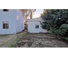 Se vende vivienda dividida en 10 apartamentos