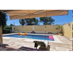 Gran chalet en venta con piscina junto a Centro comercial Eurovillas