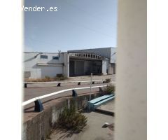 Se vende parcela con nave