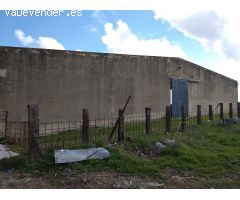 Se vende parcela con nave