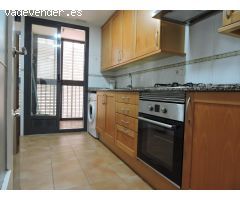 Piso de alquiler en la Nueva Benicalap de tres habitaciones, dos baños, con piscina y garaje