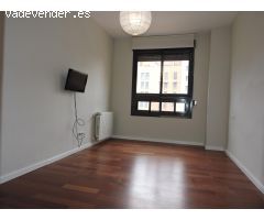 Piso de alquiler en la Nueva Benicalap de tres habitaciones, dos baños, con piscina y garaje