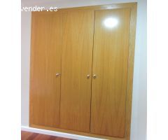 Piso de alquiler en la Nueva Benicalap de tres habitaciones, dos baños, con piscina y garaje
