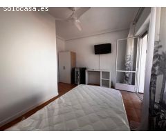 Se alquilan  habitaciones para chicas en piso muy luminoso