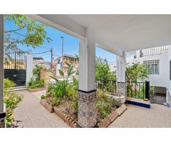 CASA CON JARDIN Y PISCINA EN PUERTO DE LA TORRE