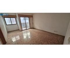 Edificio en Venta en el Corazón de Alicante: Oportunidad Única