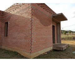 SE VENDE CASA EN CONSTRUCCIÓN