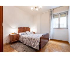 Piso con 3 habitaciones y plaza de garaje en el centro de Ponferrada