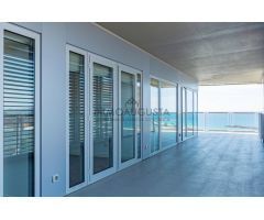 Piso en alquiler en 1º línea de mar con gran terraza en Illa de la Llum, Diagonal Mar, Barcelona.