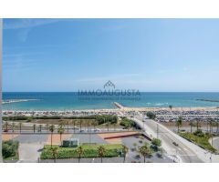 Piso en alquiler en 1º línea de mar con gran terraza en Illa de la Llum, Diagonal Mar, Barcelona.