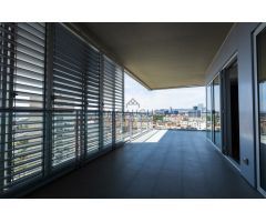 Piso en alquiler en 1º línea de mar con gran terraza en Illa de la Llum, Diagonal Mar, Barcelona.