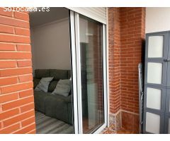 Piso reformado con piscina junto a tranvía de Juan carlos I en el Puntal