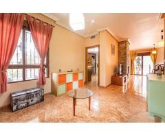 Chalet con amplio jardín en zona privilegiada