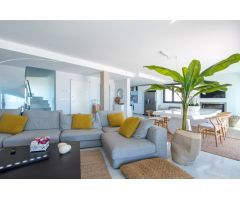 CHALET ADOSADO DE LUJO CON ACCESO DIRECTO A DOS MARES